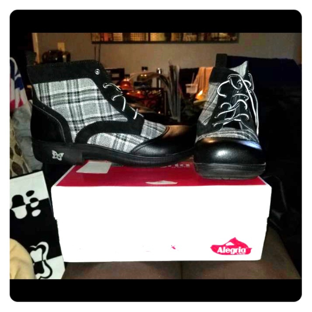 Alegría boots